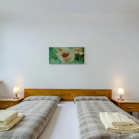 Haus Alexander דירה *