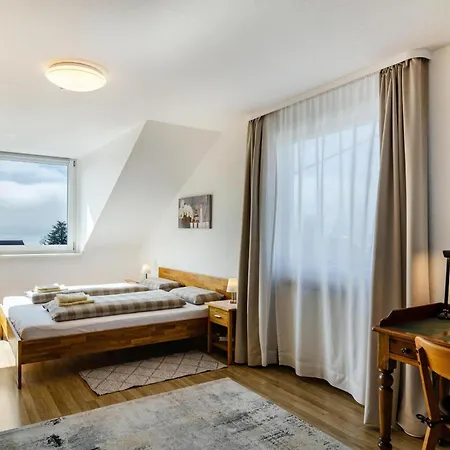 Haus Alexander דירה *