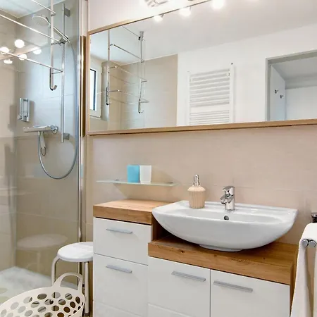 Haus Alexander דירה *